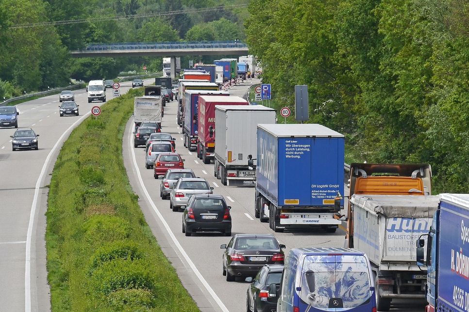 An den Ostertagen erwartet der ADAC wieder Staus auf den Autobahnen.