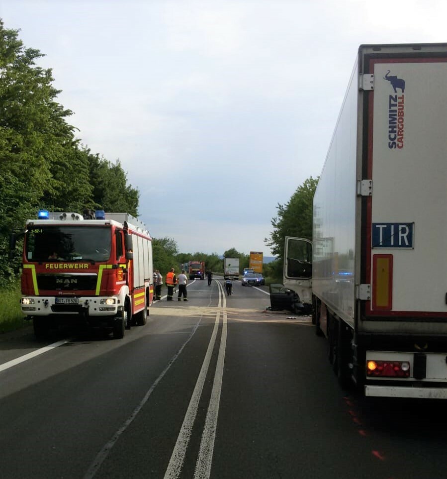 Schwerer Verkehrsunfall Auf Der B51 - Eifelkreis Bitburg-Prüm ...