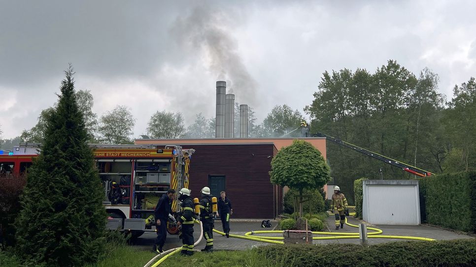 Die Feuerwehr musste am Mittwoch, 8. Mai, einen Brand im Krematorium löschen.
