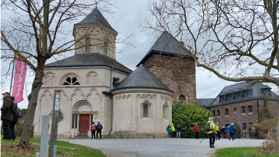 Die Mitglieder des BRH Cochem besichtigten die Matthiaskapelle in Kobern-Gondorf.