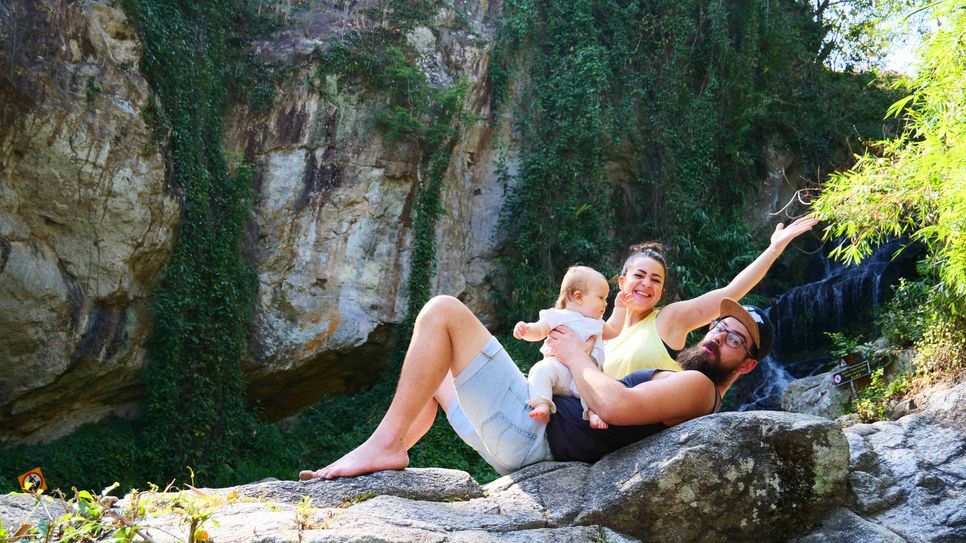 Rund einen Monat verbrachten Josephine, Julian und die kleine Nidia in Thailand. Foto: Hammock Family