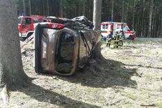 Zwischen Holzerath und Reinsfeld hat sich am Mittwochmittag gegen 13 Uhr ein Unfall ereignet. Dabei wurde laut Polizei ein Autofahrer schwer verletzt. Die L 146 blieb für rund anderthalb Stunden gesperrt. Foto: Siko