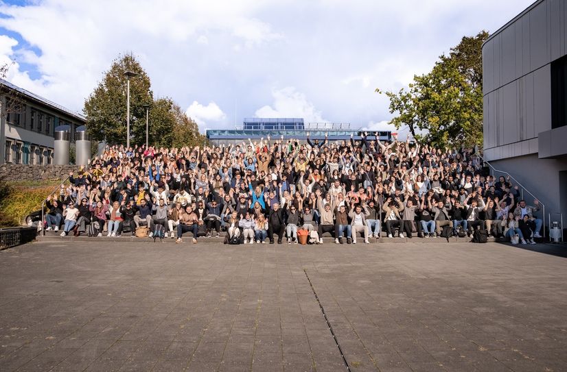 Gruppenfoto mit allen Erstsemestern.