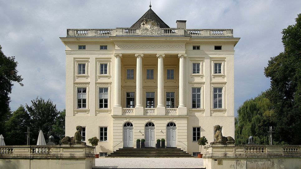 Das klassizistische Schloss Monaise in Trier.