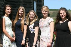 Streben nach der Krone der Mosel-Weinkönigin (v. l.): Marie Jakoby, Alina Scholtes, Kathrin Hegner, Sarah Helm und Hanna Gietzen.