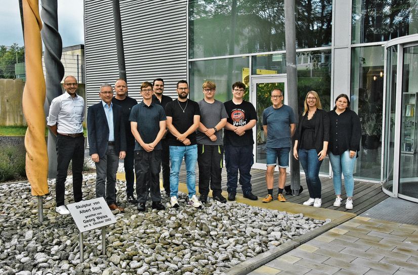 Das Haus Weiss begrüßte am 1. August vier junge Menschen, die ihre Ausbildung im Unternehmen starten.