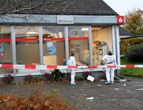 Hohen Sachschaden verursachten die Täter, die den leeren Geldautomaten in der Konzener Sparkassen-Filiale sprengten. Foto: psm