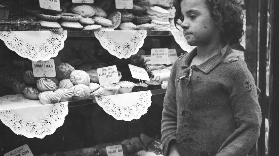 Edith Tudor-Hart, London 1935; Estate Suschitzky Family courtesy Fotohof archiv