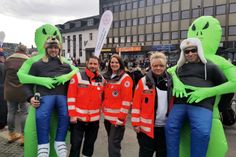 Mehrere mobile Einsatzteams der Sanitätsdienste waren während der Kreuznacher narrefahrt ständig im Veranstaltungsbereich unterwegs, um im Notfall schnell vor Ort zu sein.  Foto: Philipp Köhler | DRK