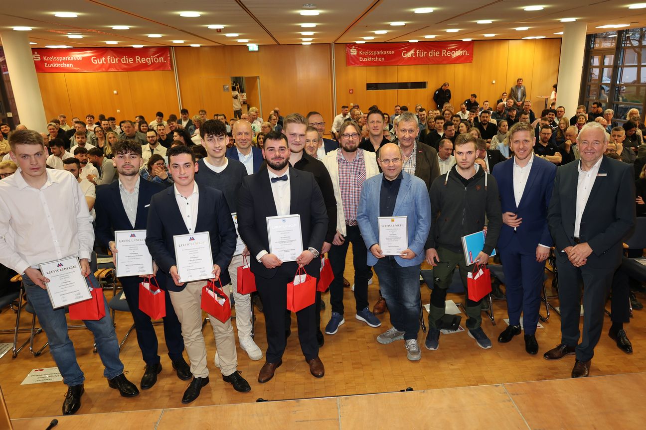 Die Prüfungsbesten erhielten neben ihrem Gesellenbrief eine besondere Anerkennung.