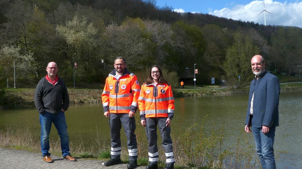 Von links: Andreas Doll, Ortsbürgermeister Rieden, Christian Hilger und Sabrina Hilger, First Responder Rieden/Volkesfeld und Rudolf Wingender, Ortsbürgermeister Volkesfeld.