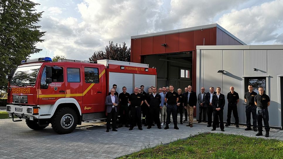 Das neue Gerätehaus der Rollesbroicher Feuerwehr am Konertzweg wurde im Rahmen einer kleinen Feier eingeweiht. Foto: Hoffmann