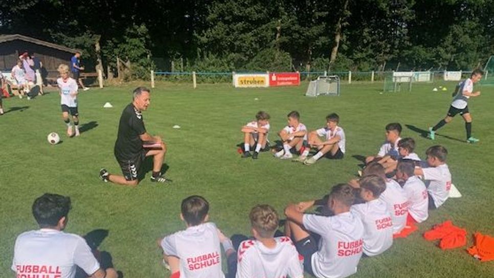 An der Fußballschule herrscht reges Interesse.