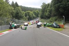 Elf Fahrzeuge wurden in einen Unfall auf dem Nürburgring verwickelt. Foto: Polizei