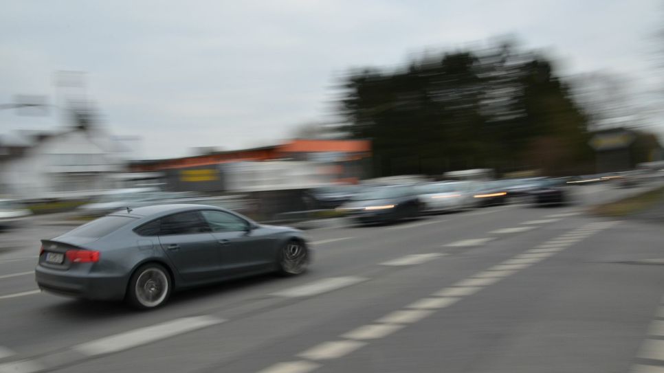 Wann der Verkehr auf der B258 durchgängig schneller rollen kann - wie er hier an der Kreuzung nach Schleckheim scheint - wird wohl weiter eine Frage von Jahren sein. Im neuen Bundesverkehrswegeplan taucht der Ausbau der Monschauer Straße nicht auf.