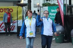 Stihl Magnesium Druckguss ist bei jeder Special Olympics – Veranstaltung mit dabei. Die Handfackel, die von Azubis des Unternehmens gefertigt wurde, ist ein wichtiger Bestandteil des Zeremoniells, wie hier beim feierlichen Fackellauf der Special Olympics Landesspiele 2022 in Koblenz