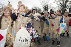 Der größte Kinderzug im Kreis Euskirchen findet bereits an Weiberdonnertag, 8. Februar, in Kommern statt. Bei der 21. Auflage ziehen ab 9 Uhr rund 1000 Pänz durch die historischen Gassen und eröffnen damit auch gleichzeitg den Straßenkarneval der Session 2023/24 im Altkreis Schleiden.