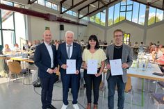 Bürgermeister Thomas Scheppe freut sich auf die Zusammenarbeit mit dem Erstem Beigeordneten Otmar Monschauer und den beiden weiteren Beigeordneten Yvonne Weland und Jörg Kaiser (v. l. n. r.).