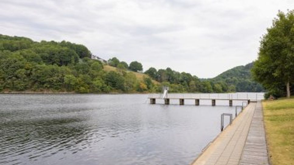 Der in den See integrierte Schwimmerbereich ist weiterhin nutzbar.