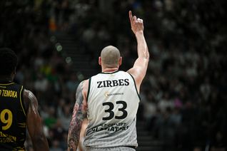 Finger in die Luft: Kapitän Maik Zirbes war der beste Werfer der Partie