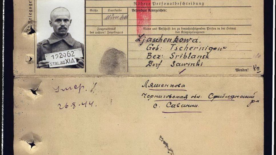 Personalkarten von sowjetischen Kriegsgefangenen in der Eifel sind in der Schmidter Kirche zu sehen. Foto: Digitales Zentralarchiv des Verteidigungsministeriums der Russischen Förderation