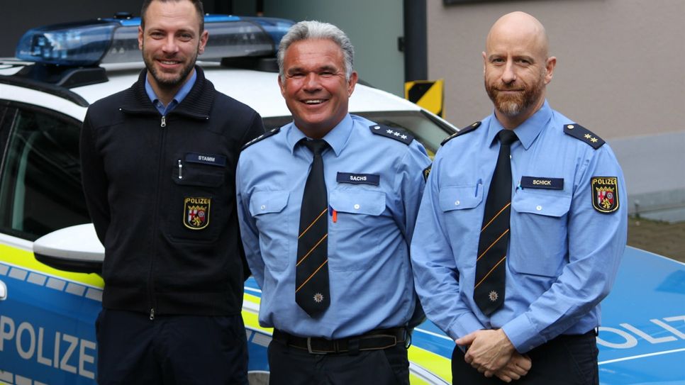 Von links: Polizeioberkommissar Pascal Stamm, Polizeihauptkommissar Uwe Sachs und der Leiter der PI Idar-Oberstein, Polizeioberrat Sebastian Schick.