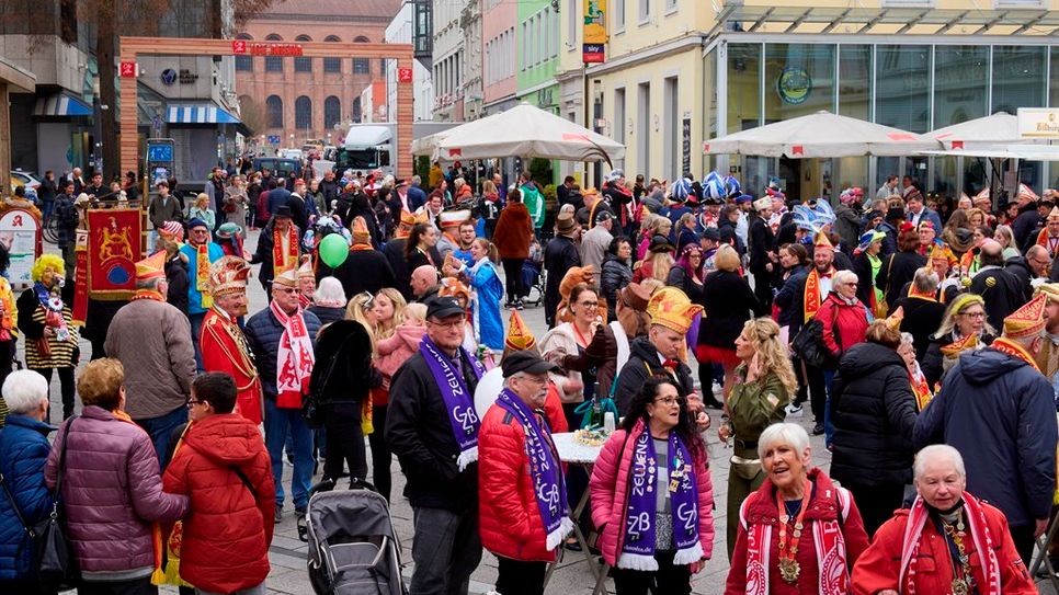 Karnevalseröffnung am 11.11. auf dem Kornmarkt