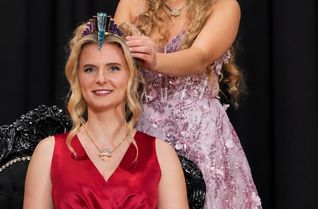 Aline Stanek mit Vorgängerin Vivian Heidrich