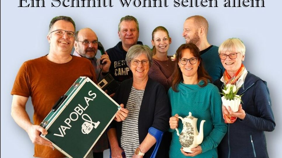 Sind die Schmitts nun in Urlaub oder doch zu Hause? Die Lammersdorfer Theatergruppe präsentiert Anfang Mai eine Verwechslungskomödie.