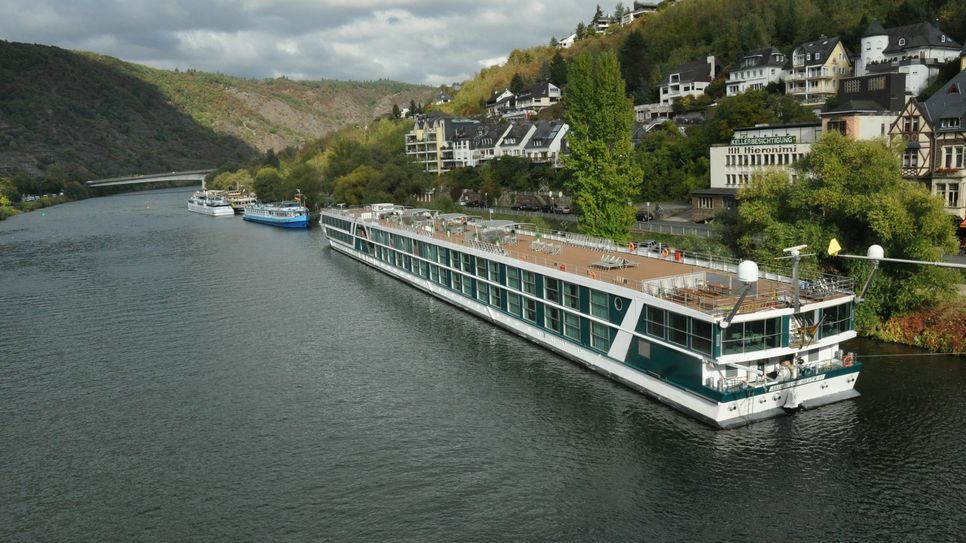 Der Cochemer Hotelschiffhafen.