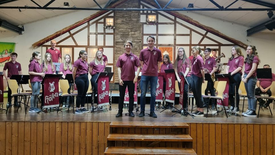 25 Kinder und Jugendliche beim Jugendkonzert der Lyra Höfen.  Foto: Gerd Förster