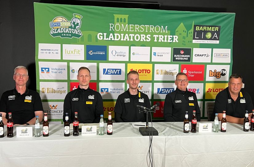 V.l.: Ralph Held (Sporlicher Leiter), Jacques Schneider (Headcoach), Alex Lessenich (PR und Kommunikation), Don Beck (President of Basketball Operations), Achim Schmitz - (Präsident &amp; Geschäftsführer)