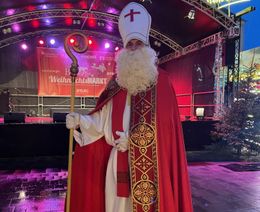 Auch in diesem Jahr zieht der Nikolaus am Samstag, 5. Dezember, mit seinen Helferinnen und Helfern von Tür zu Tür.