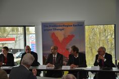 Nuklearexperten von "INRAG" haben sich wissenschaftlich mit "Tihange2" auseinandergesetzt und fordern die Abschaltung des Atomkraftwerks. Helmut Etschenberg (r.) hat die Expertenkonferenz nach Aachen geholt.