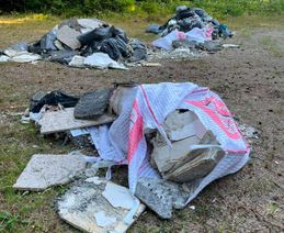 Bauschutt in der Jägerhausstraße illegal entsorgt.