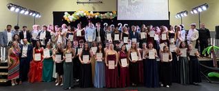 Feierliche Abschlussfeier an der Realschule plus/FOS Kaisersesch: 83 Absolventinnen und Absolventen starten ins neue Kapitel.