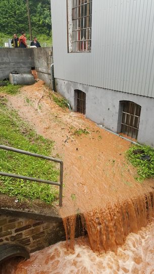 Wassermassen auch bei Anstois.