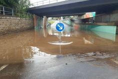 Gewitter über der Eifel: In Kall lief die Unterführung voll.