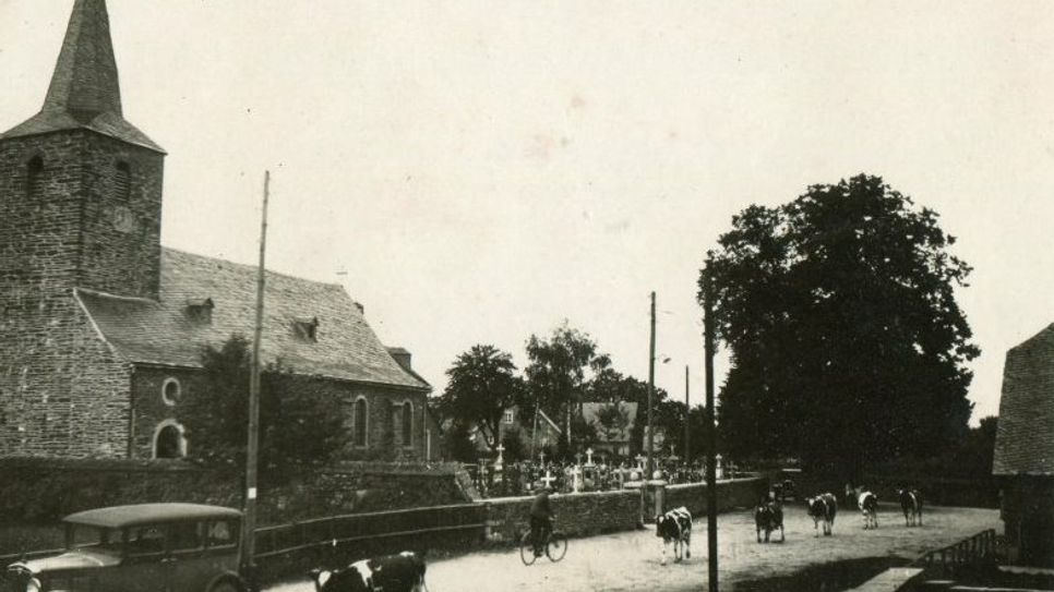 Lange Zeit war Eicherscheid - wie fast alle Eifel-Orte - von Land- und Forstwirtschaft geprägt. Heute gibt es keine einzige Kuh mehr im Dorf. Fotos: AK Geschichte