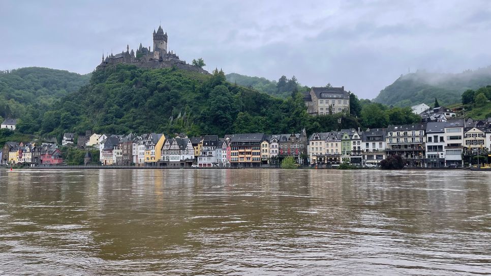 Heute Nachmittag trifft die Flutwelle auf die Stadt Cochem.