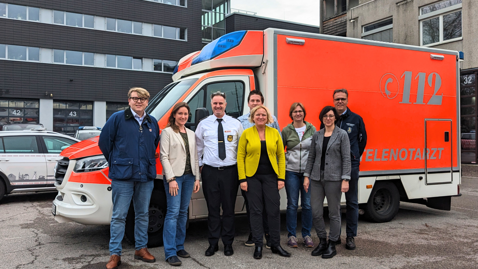 Steuergruppen-Sitzung im Februar an der Hauptfeuerwache in Aachen (v.l.): Martin Duske, Diana Mowat, Stefan Wenders, Elke Breidenbach, Simon Schröder, Kerstin Nagel, Silke Roemer und Dr. Detlef Struck. Foto: Region Aachen