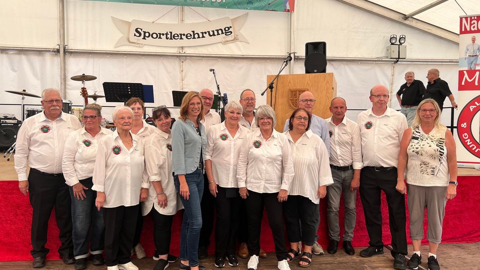 Der Vorstand des Verein soziale Nächstenhilfe e.V mit Sabine Bätzing-Lichtenthäler und Oberbürgermeister Dirk Meid.