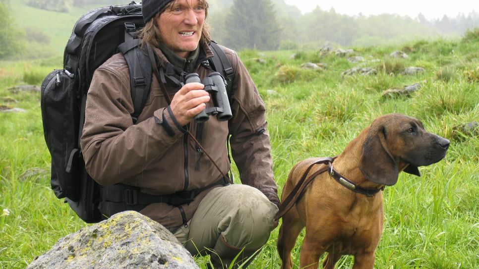 Der Tierfilmer Andreas Kieling und sein Hund Cleo - ein bekanntes und unzertrennliches Gespann. Foto: Kieling