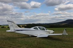 In Wershofen ist dieses Leichtflugzeug aus Maastricht notgelandet.