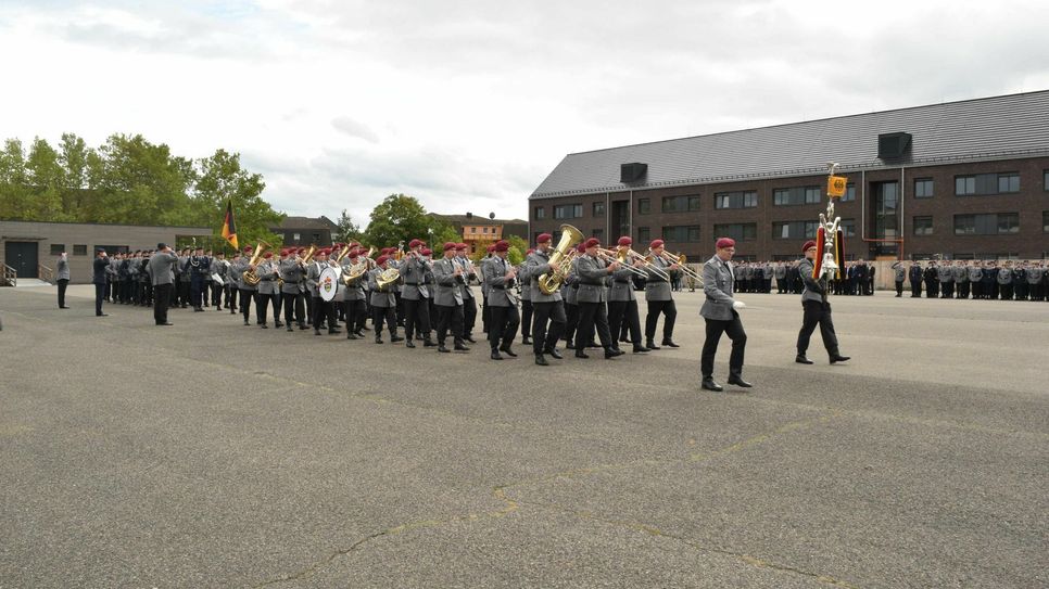Das Heeresmusikkorps Koblenz spielte anlässlich des Übergabeappells. Foto: Scholl