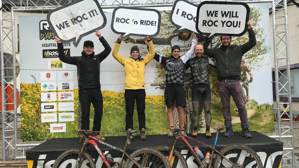 Unterstützt von Freunden und Familien gelang Daniela Schütt der große Triumph. Foto: Privat