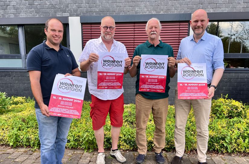 Uwe Breda, Ronald Borning, Norbert Siebertz und Jorma Klauss freuen sich auf das Weinfest.