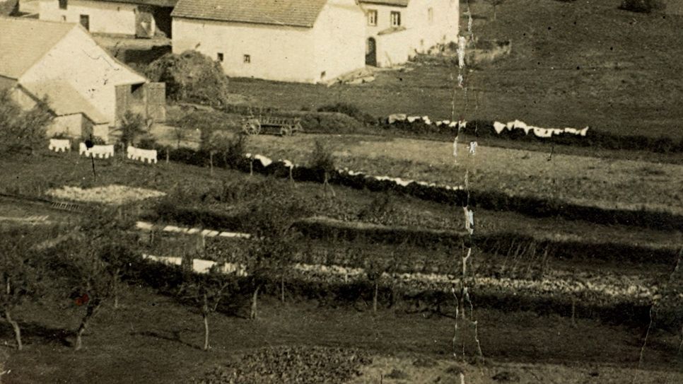 Wäschetrockung in der historischen Eifel, um 1938