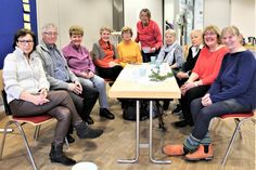 Der »harte Kern« und weitere Interessenten in einer Besprechungsrunde mit Ansprechpartnerin Gundula Brüggenwirth (2. v. r.). Foto: Günther Sander