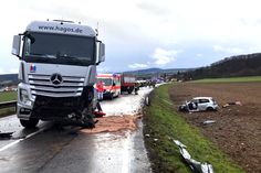 Schwerer Unfall auf der Landstraße 236 zwischen Windesheim und Hargesheim. Fotos: Polizeiinspektion Bad Kreuznach